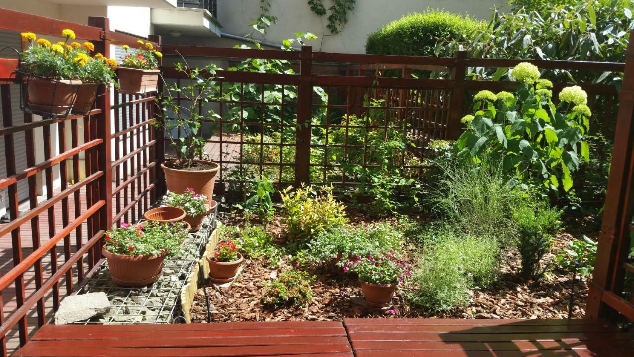 Апартаменти Downtown Garden Isle In Urban Style-Free Parking Будапешт Екстер'єр фото