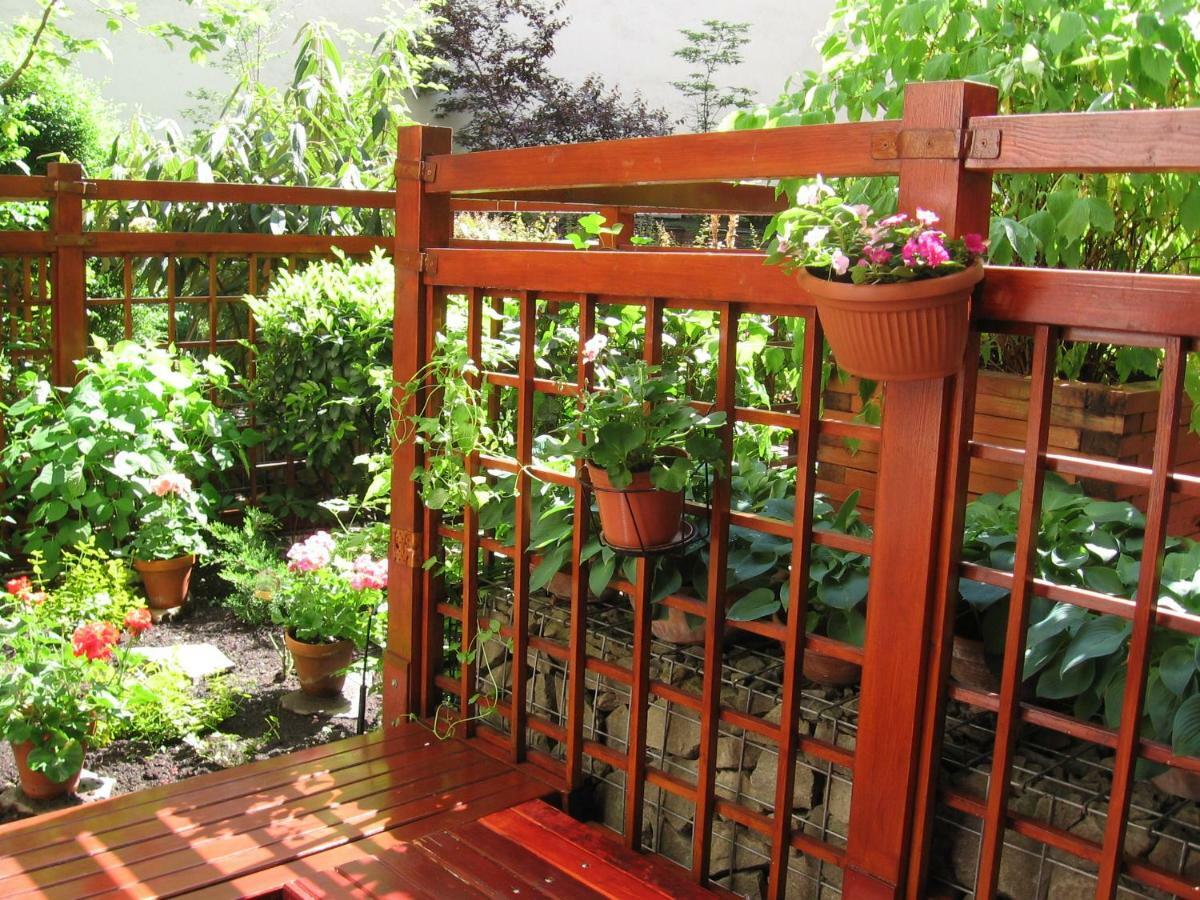 Апартаменти Downtown Garden Isle In Urban Style-Free Parking Будапешт Екстер'єр фото
